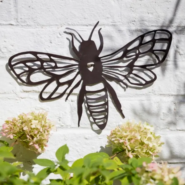 National Trust Bee Wall Plaque, Rusty Metal Online