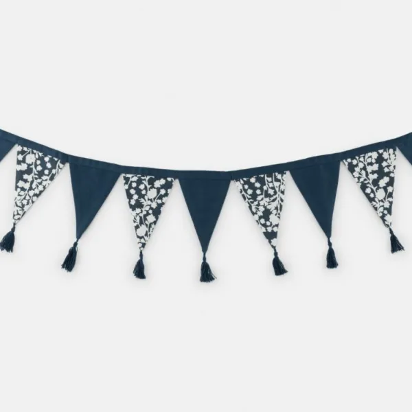 National Trust Bluebell Bunting Clearance