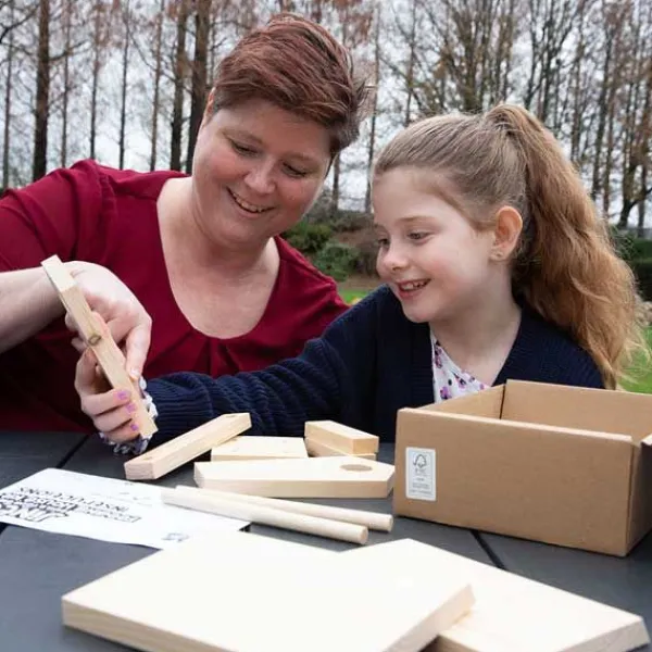 National Trust Build Your Own Dana Feeding House Kit Clearance