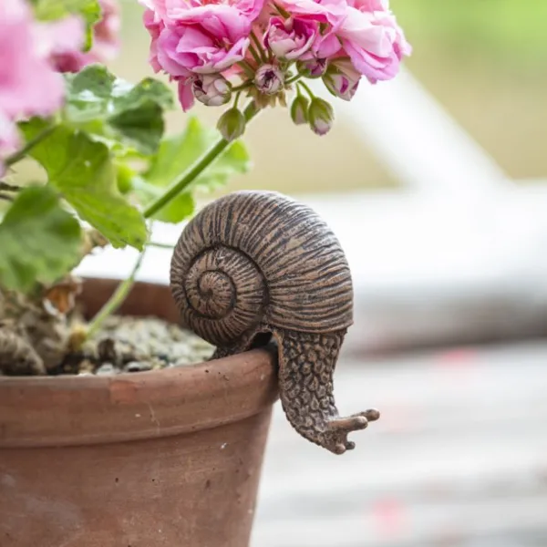 National Trust Snail Pot Hanger Hot